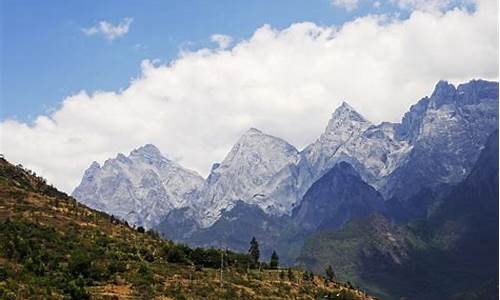 香格里拉旅游攻略必玩的景点是_香格里拉旅游胜地